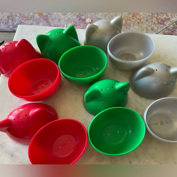 NEW- 6 EMPTY Squishmallow Mystery Capsules in Holiday Colors, Red, Green, Silver - Picture 5 of 7